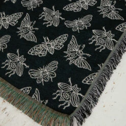 RUG1 Mortmoth Woven Blanket -Cheap Disturbia Shop AW22TR330 Mortmoth Rug e2 800x